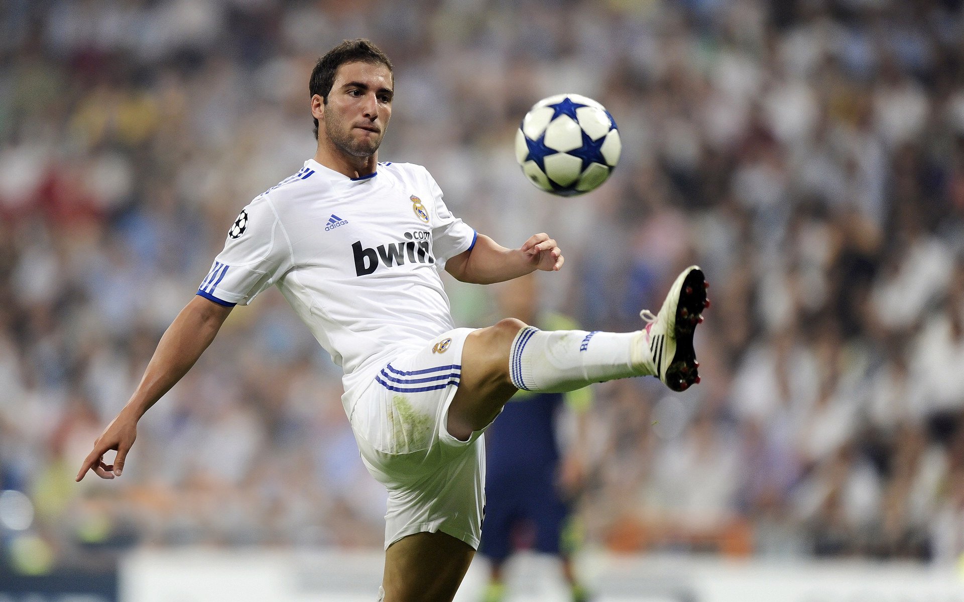 Ming与30激战皇家马德里分钟,险胜胜负难料!,姆巴佩焦点对战上演精彩一战